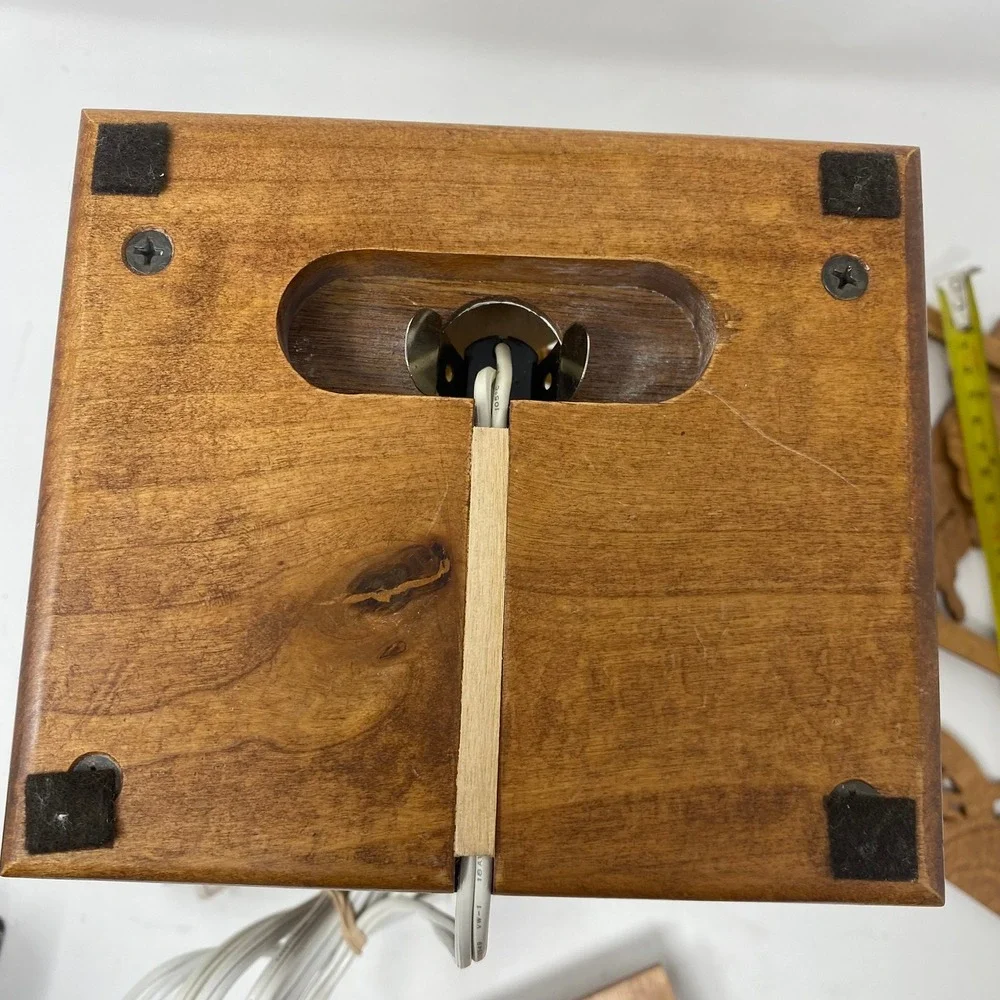 Vintage Handmade Wood Table Night Light w‎ 4 Interchangeable Carved Front Panels